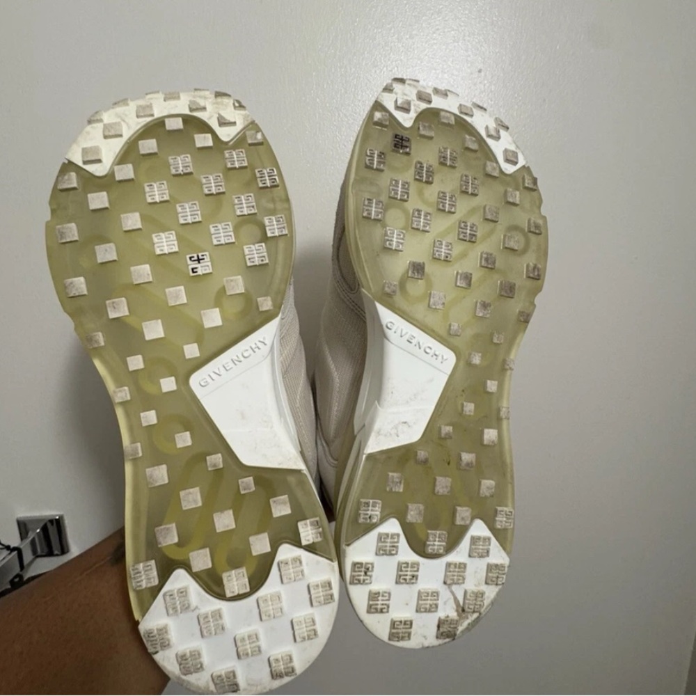 Givenchy GIV 1 Light Sneakers in Cream - Picture 7 of 9